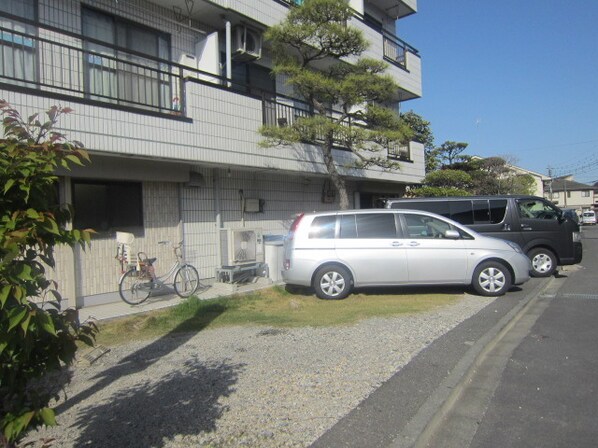 ニュークレセントビルの物件内観写真